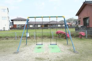 踏み板式ぶらんこ（2連）