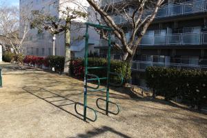 健康遊具（ぶらぶら）。