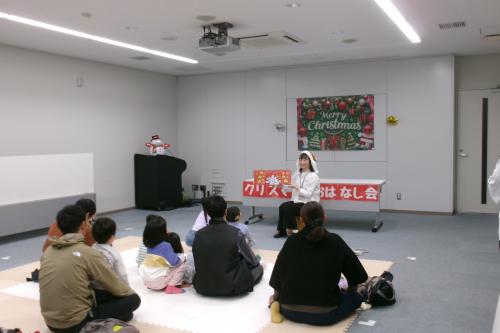 『クリスマスバス』の読み聞かせ写真