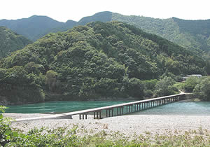 勝間沈下橋