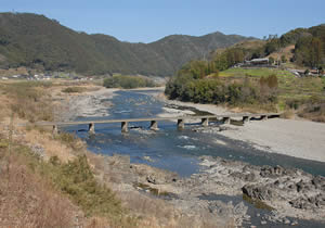 中半家沈下橋